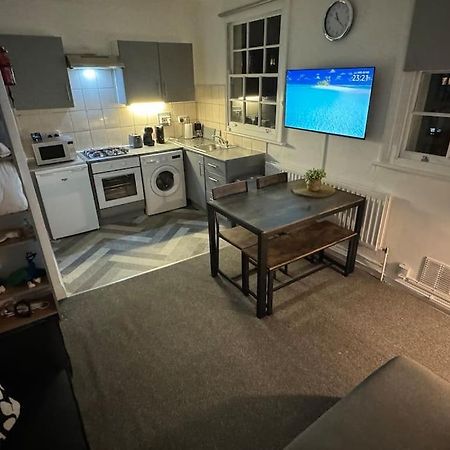 Flat In The Heart Of Camden Town Apartment Londra Exterior foto